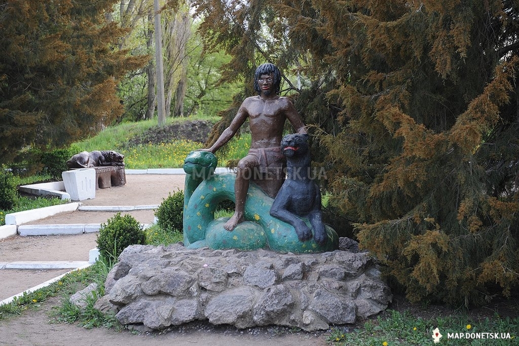 Докучаевск, Маугли скульптура в парке, Современные, Любительские, С высоты