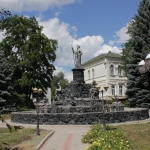 Славянск, Фонтан-памятник Нептуну возле санатория, Современные, Любительские