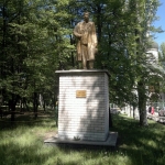Ясиноватая, Памятник А.М. Горькому, Любительские