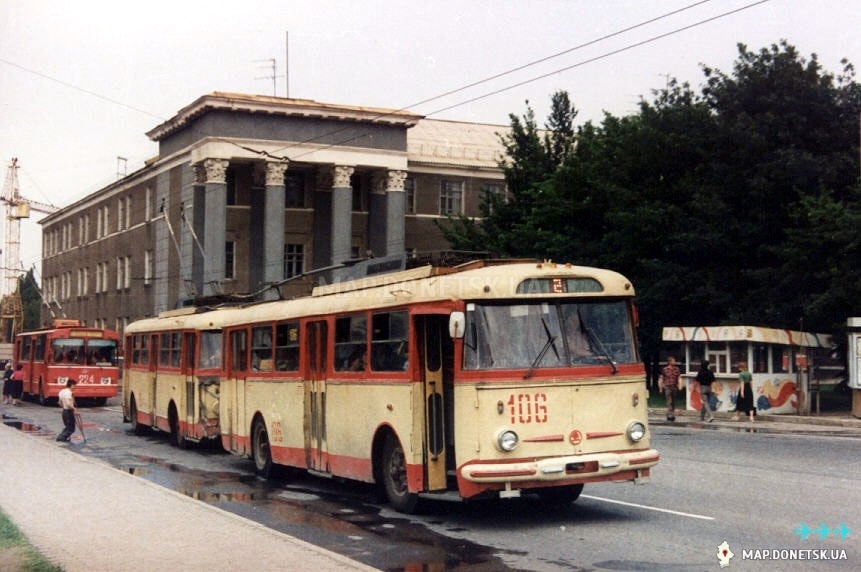 Площадь Победы, 1992 год, История, Лето, Цветные