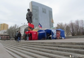 Памятник Ленину на площади Ленина 