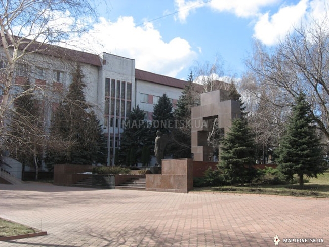 Памятник сотрудникам органов внутренних дел, Современные, Достопримечательности, Цветные