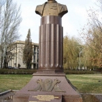 Памятник Ватутину, Современные, Достопримечательности, Цветные