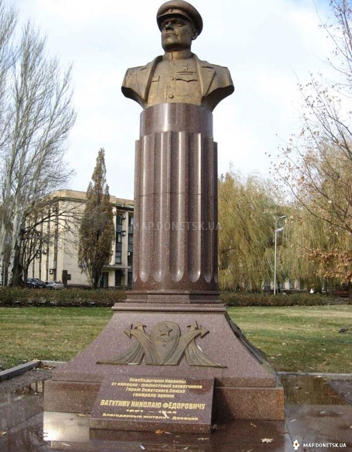 Памятник Ватутину, Современные, Достопримечательности, Цветные