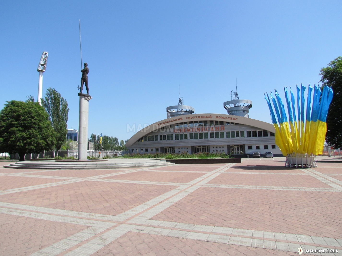 Сергей Бубка памятник в Донецке