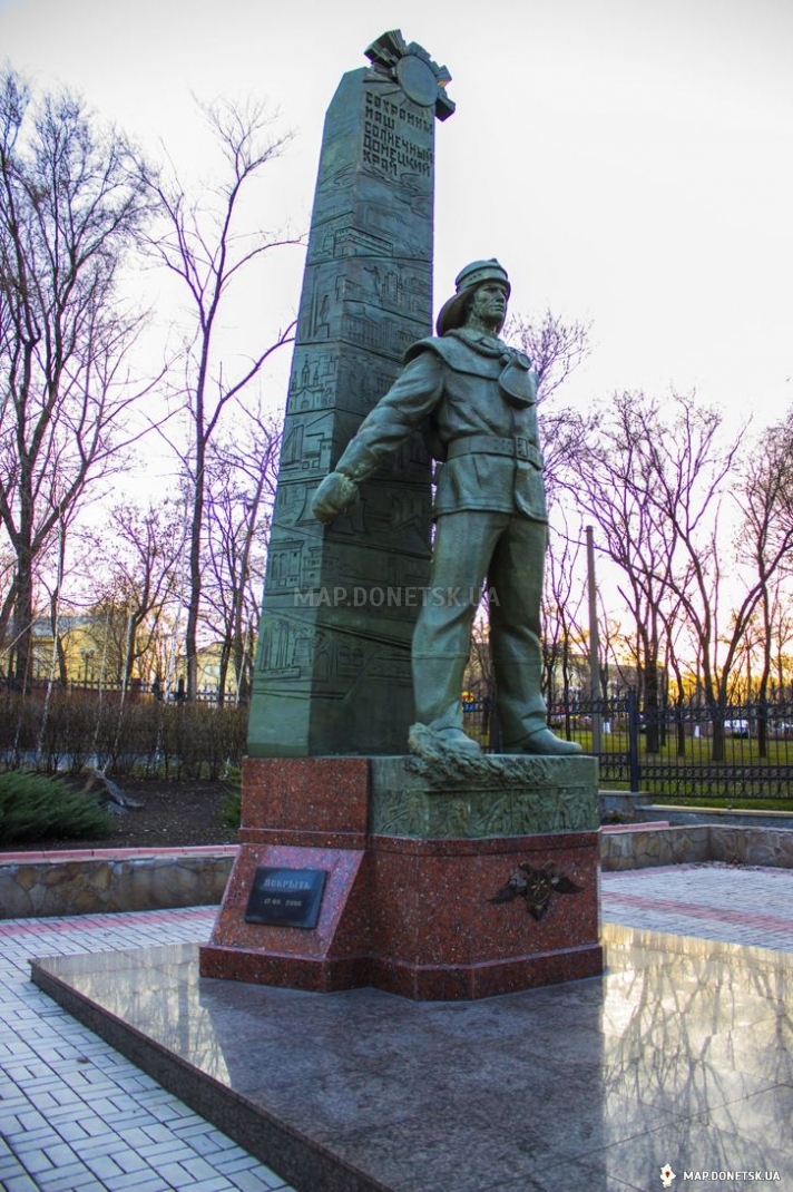 Памятник герою-спасателю, Современные, Достопримечательности, Цветные