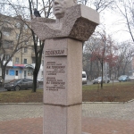 Памятник Толбухину, Современные, Достопримечательности, Цветные
