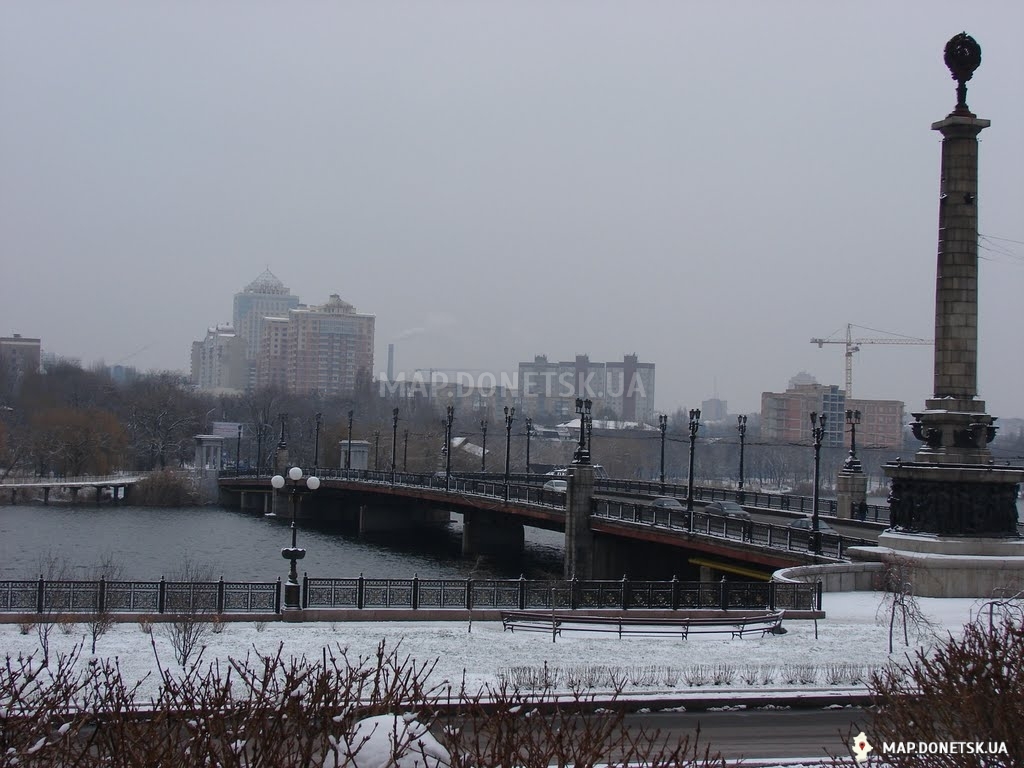 Мост через Кальмиус по проспекту Ильича, Современные, Достопримечательности, Цветные