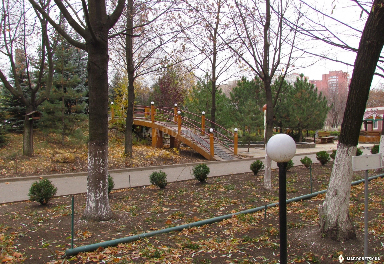 Парк на территории больницы Вишневского, Современные, Достопримечательности, Цветные