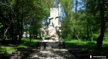 Памятник воинам-освободителям и шахтерам, погибшим в годы ВОВ, на поселке Пастуховка в Макеевке 