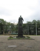Памятник С.М. Кирову возле ДК металлургов