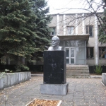 Памятник Ленину возле ШСУ-5, Современные, Достопримечательности, Цветные