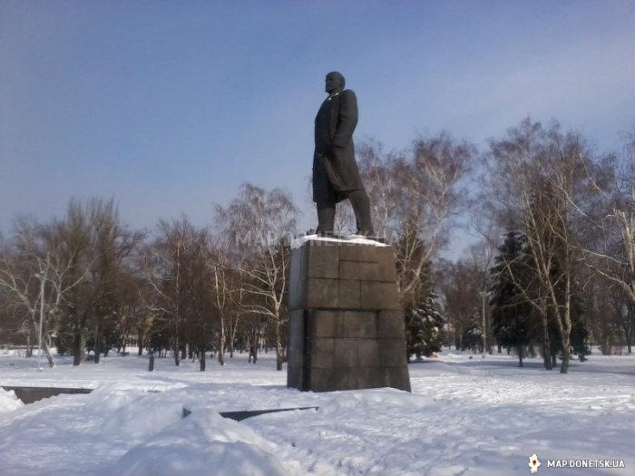 Памятник Ленину на главной площади Макеевки, Современные, Достопримечательности, Цветные
