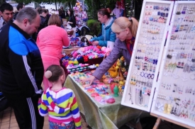 Власти Донецка на Пасху организуют для горожан праздничную ярмарку и угощение куличами.