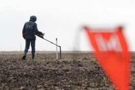 Саперы МЧС ДНР продолжают работы по разминированию сельхозполей.
