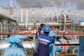 Газпром увеличил объемы поставок газа в Донбасс.
